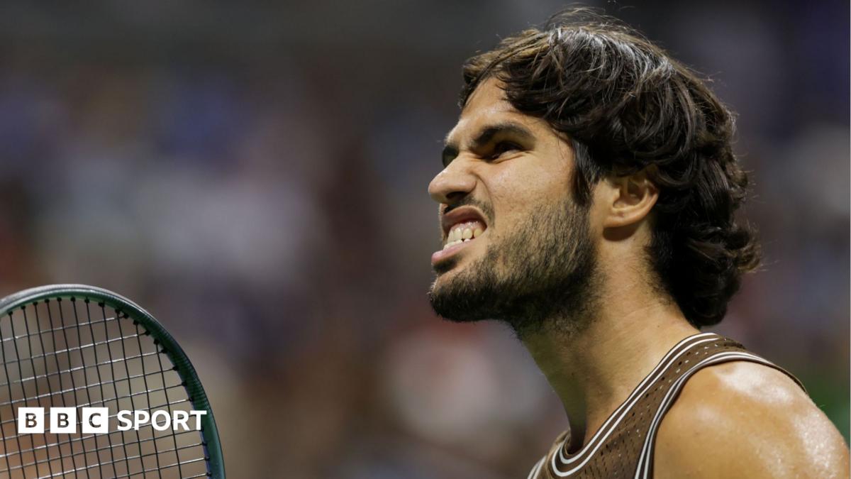 Defending champion Carlos Alcaraz overcomes slow start to reach US Open third round