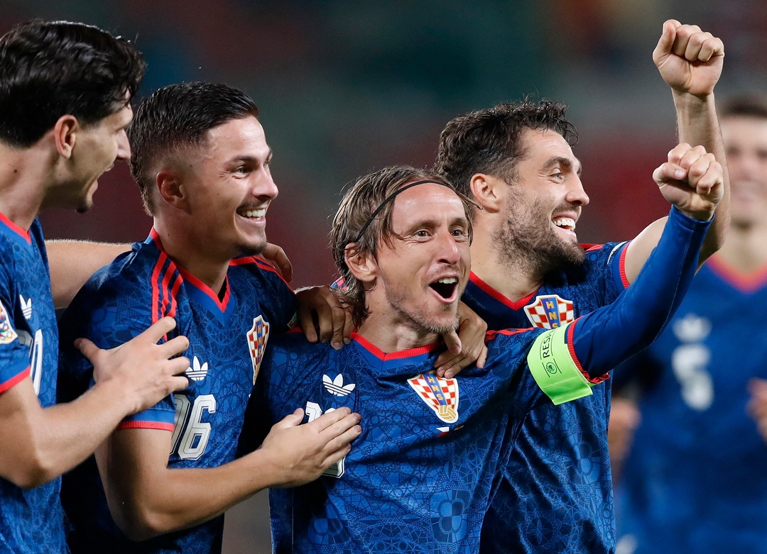 Luka Modrić becomes Croatia's oldest goalscorer in thrilling Nations League victory.