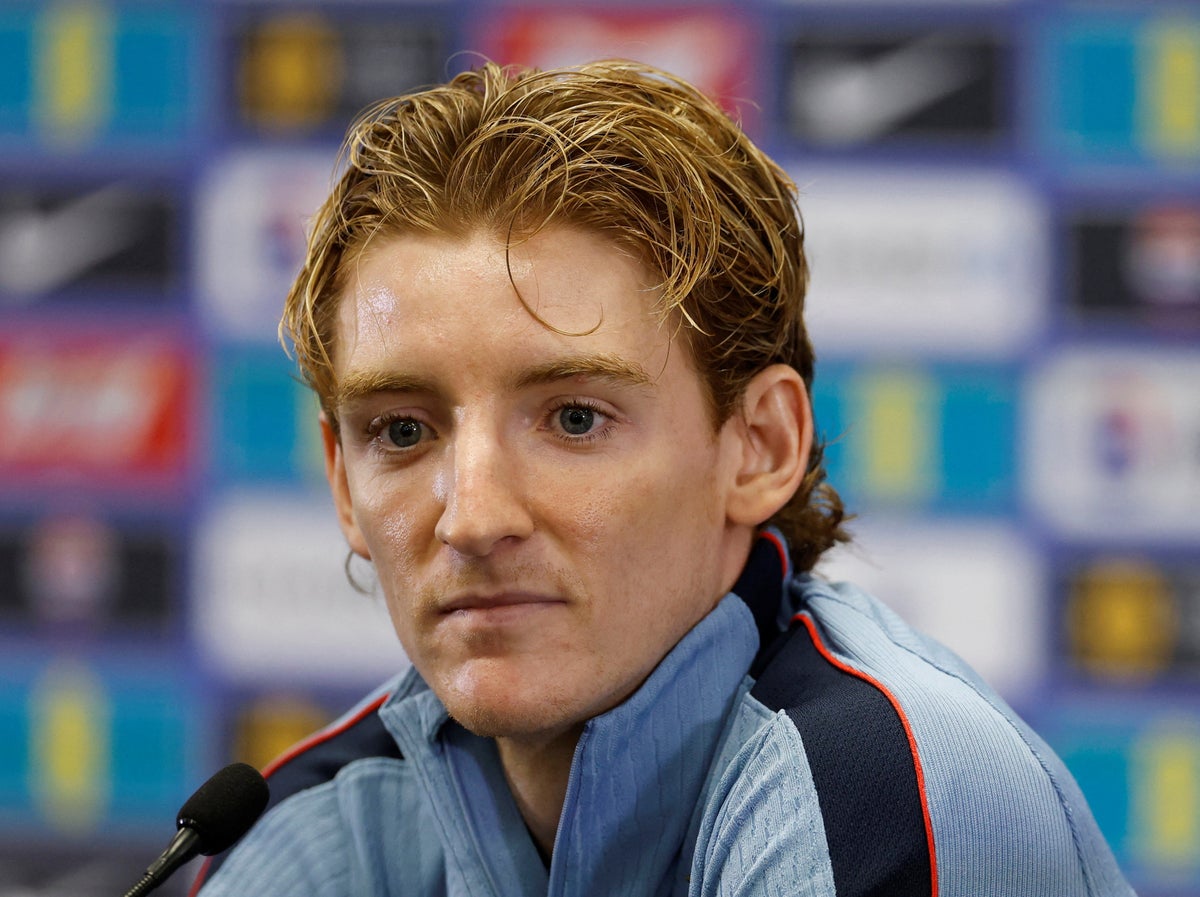 Anthony Gordon urges England to embrace traditional strengths rather than copying Spain.
