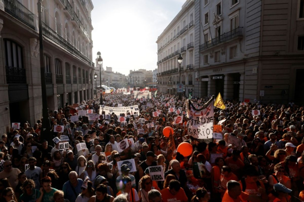 Thousands of Protesters March Through Madrid Demanding Early Elections Over Ceuta Crisis