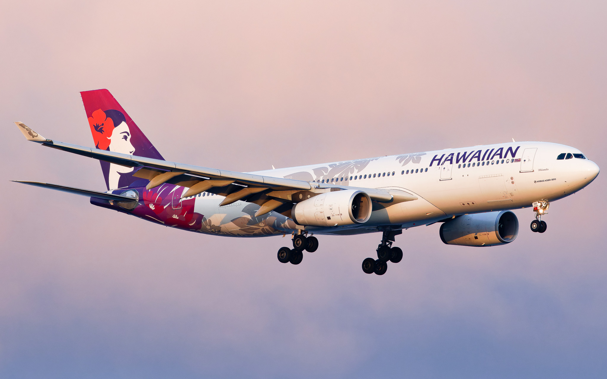 Unexplained cabin odor sickens seven flight crew members on a Honolulu bound flight.