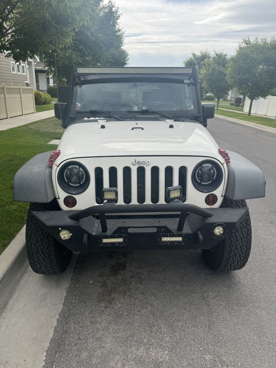 New 2026 Jeep Wrangler listings showcase diverse trim configurations and pricing details.