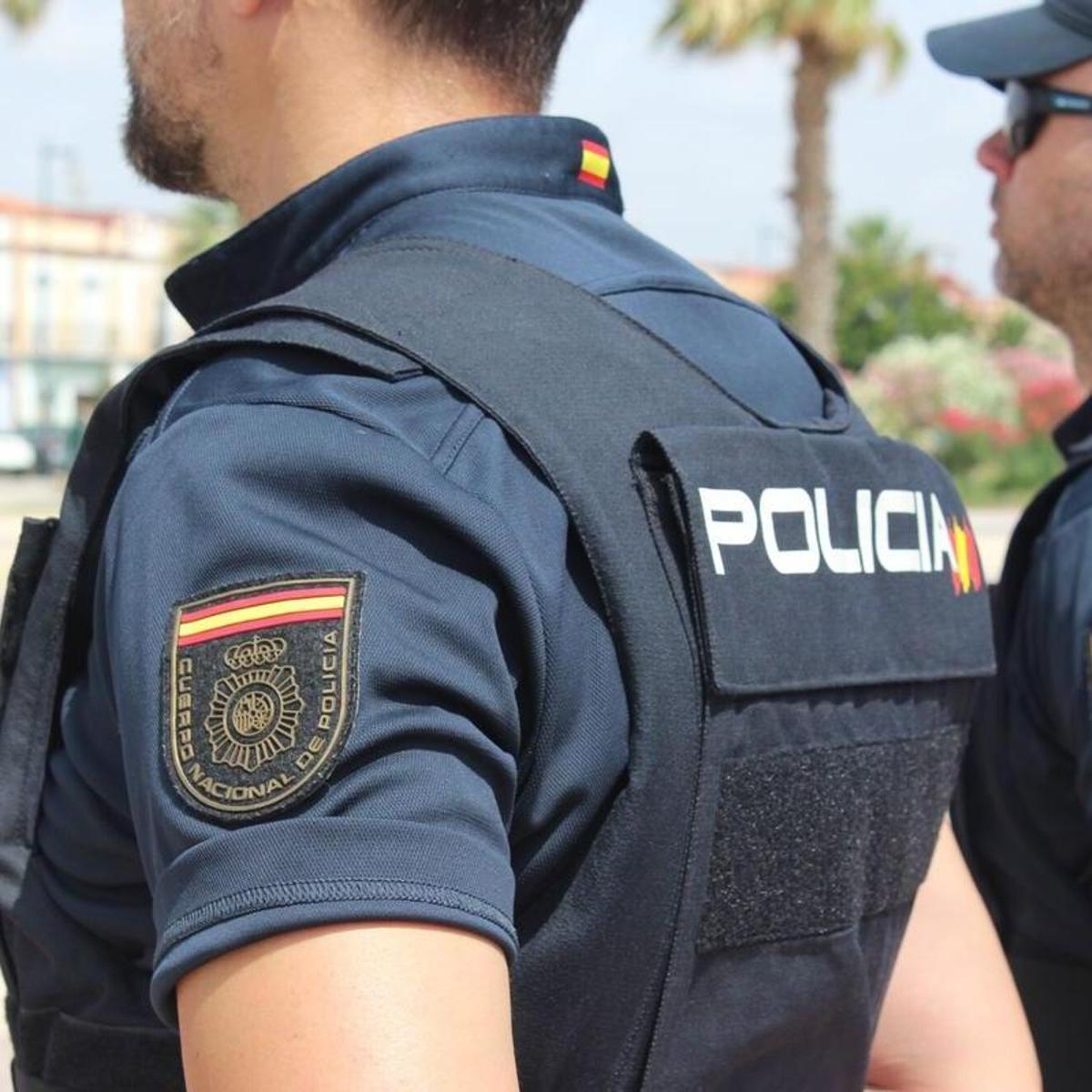 Detienen a unos padres en Sevilla tras dejar a tres hijos solos en una vivienda insalubre.