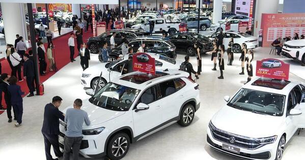 China issues new overseas competition guidelines for automakers as global vehicle exports surge.