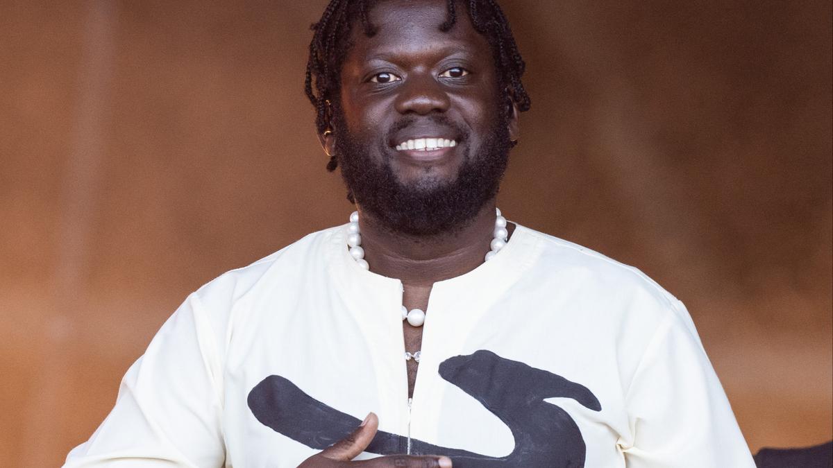 Singer Michael Kiwanuka reveals stroke recovery and announces his upcoming album Fudge.