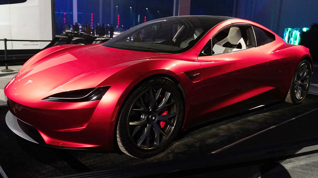 Tesla Reopens Next-Generation Roadster Reservations Ahead of Long-Awaited October Reveal