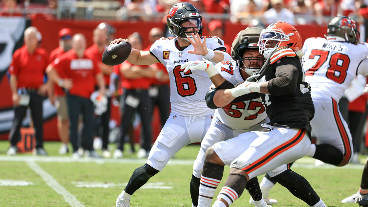 NFL analysts unanimously predict a Buccaneers victory over the struggling Cleveland Browns.