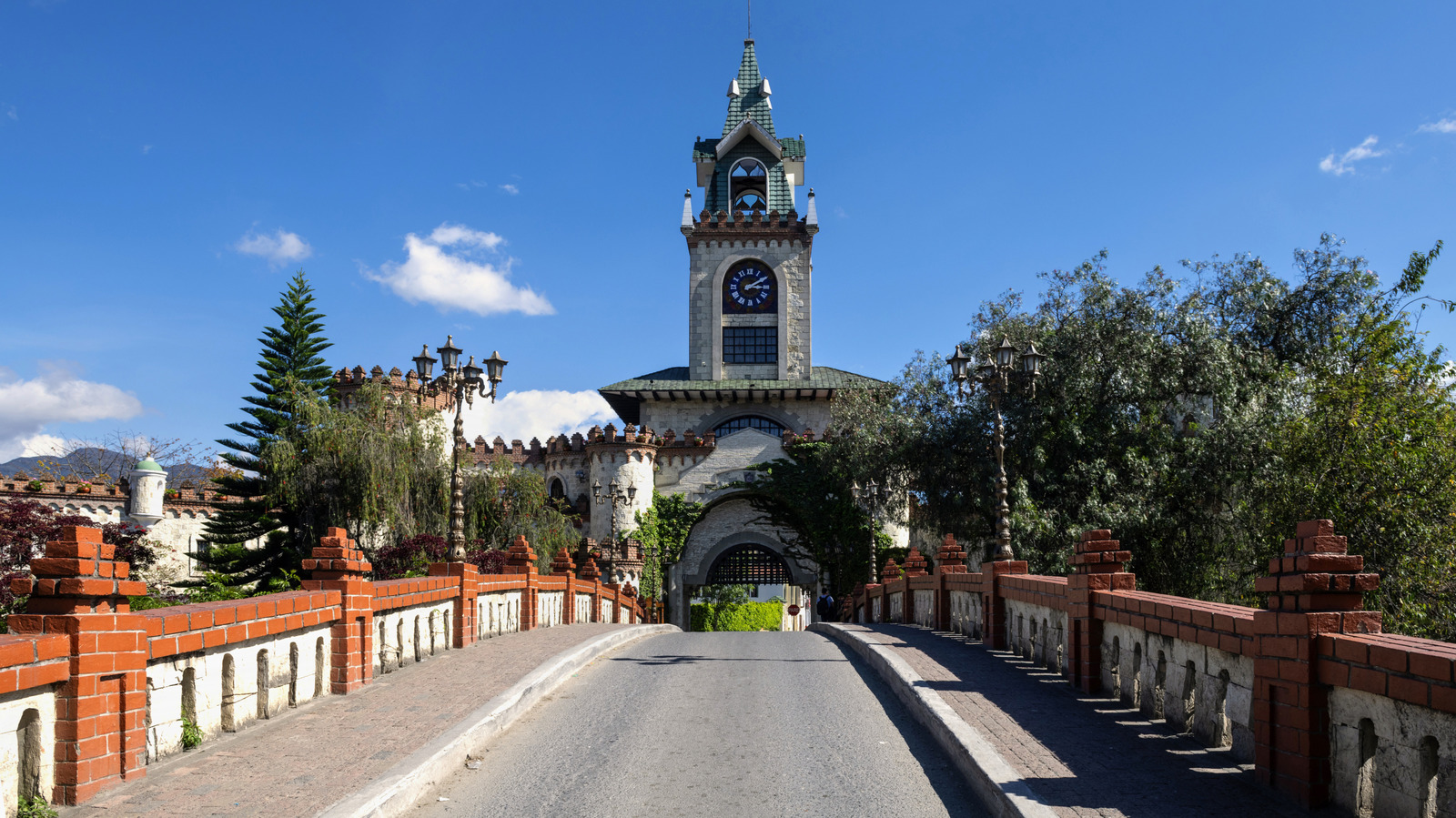 New Travel Guides Highlight Easy Day Trips and Short Getaways Across Five Cities