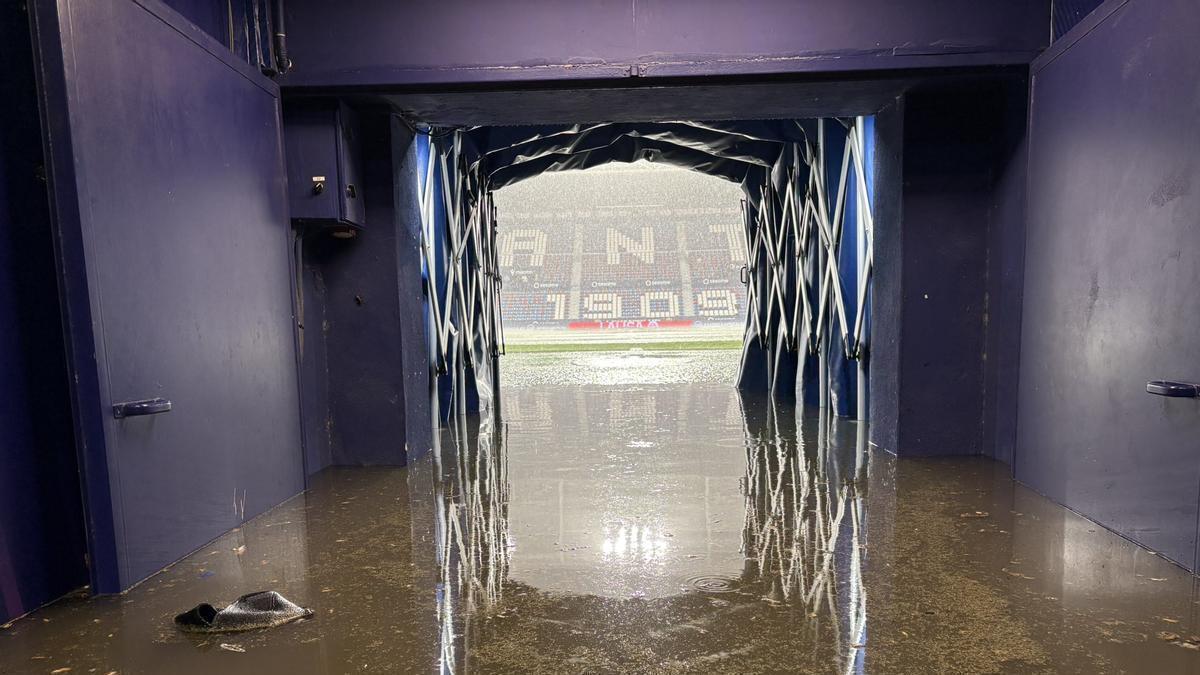 Las fuertes lluvias en Valencia obligan a suspender el partido Levante Athletic
