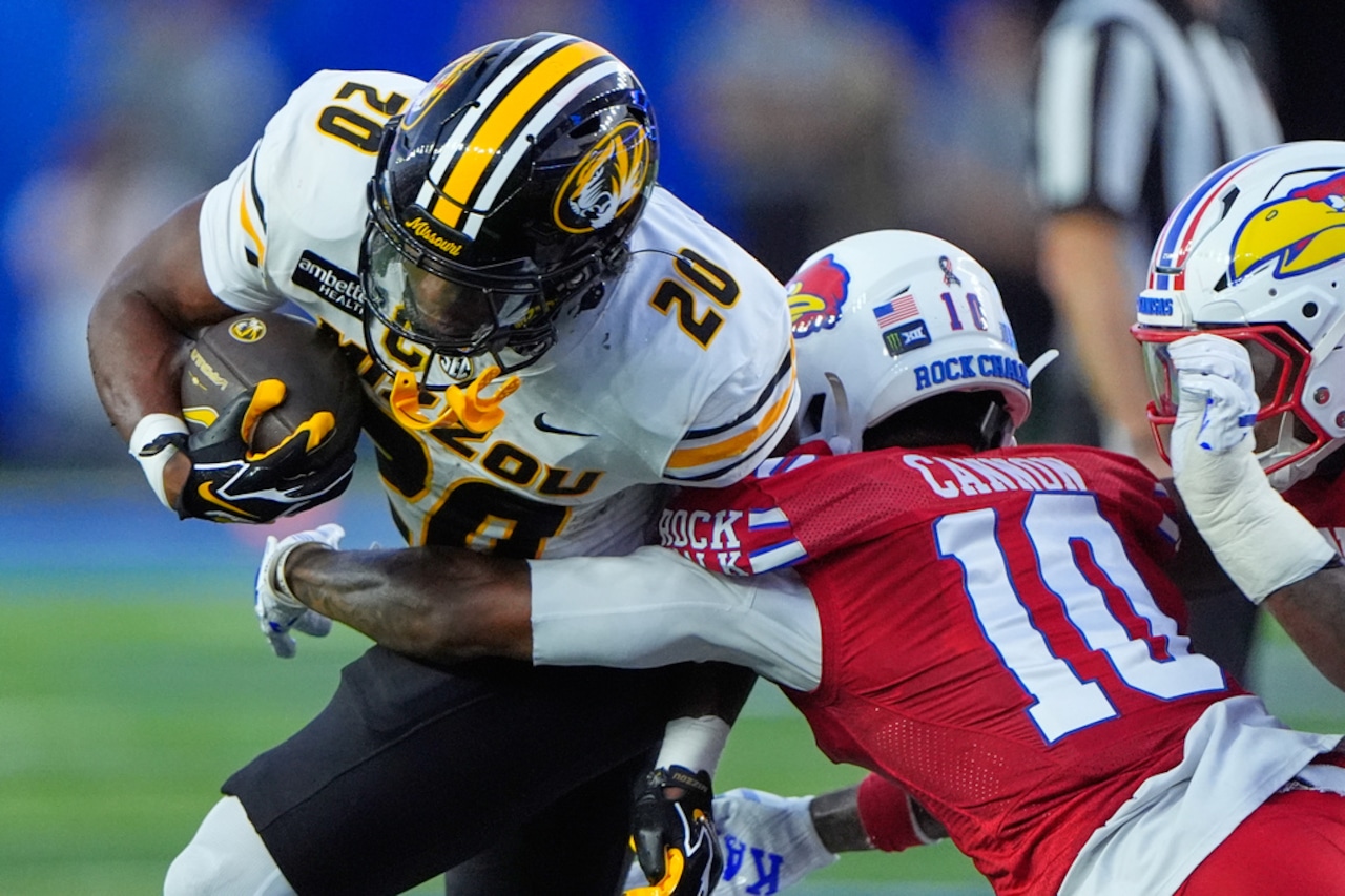 Missouri beats Kansas 38-21 for fifth straight Border War win