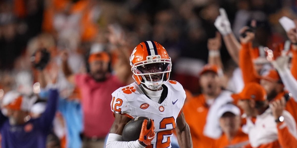 Gideon Davidson Rushes for 159 Yards to Help Clemson Overcome California