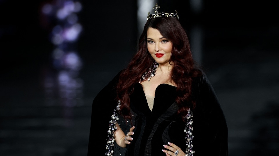 Aishwarya Rai Closes L’Oréal Show With Fiery Red Hair In Paris