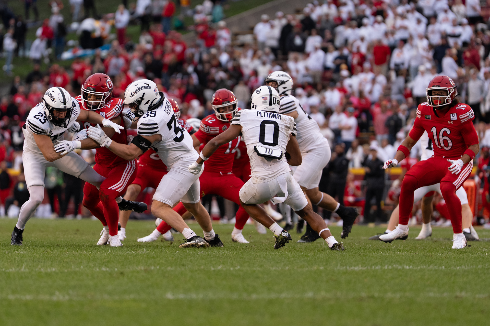No. 15 Utah Defeats Iowa State 31-17 to Open Big 12 Play