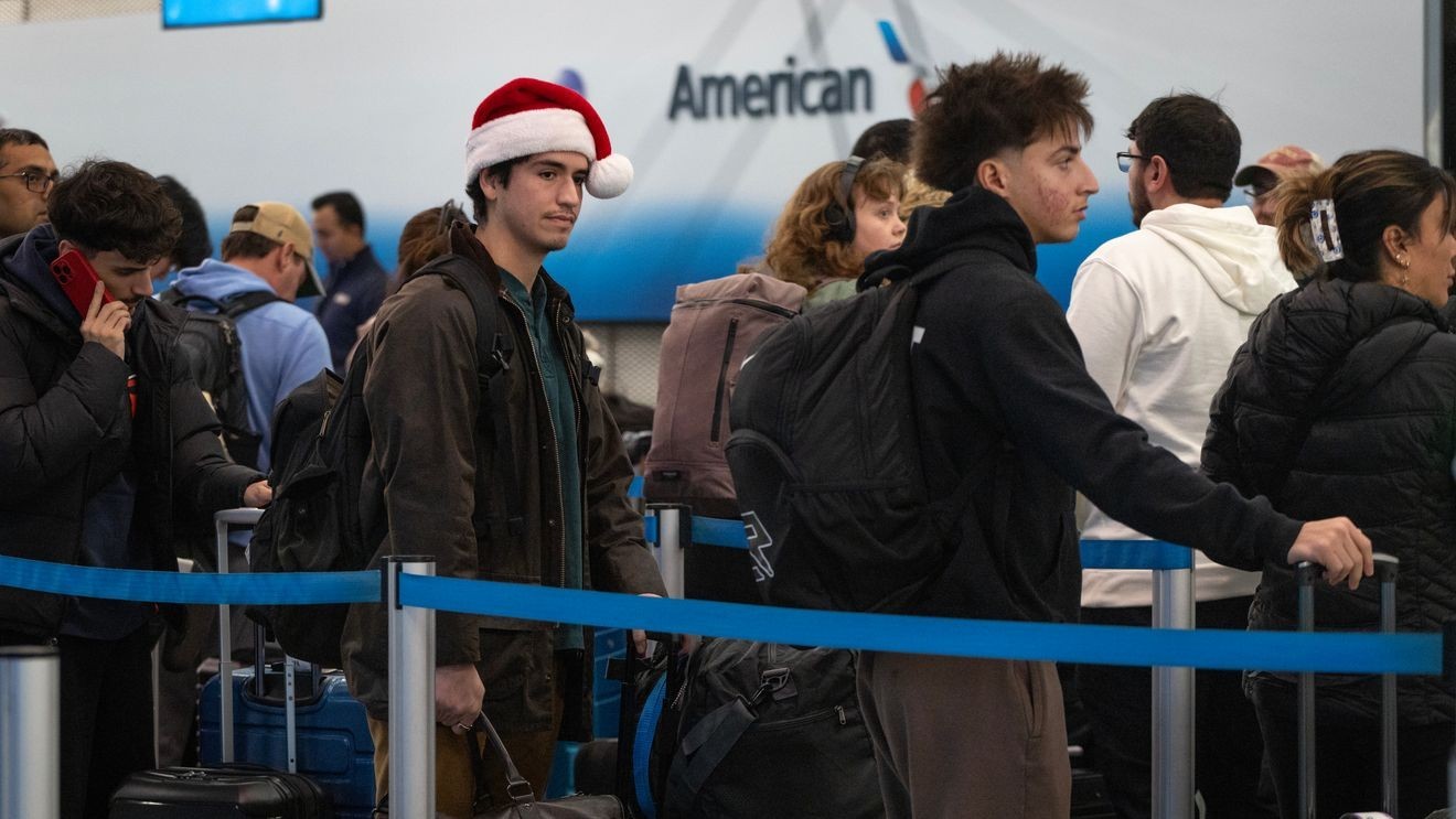 United Airlines Warns of December Flight Cancellations Amid Rising Fuel Costs