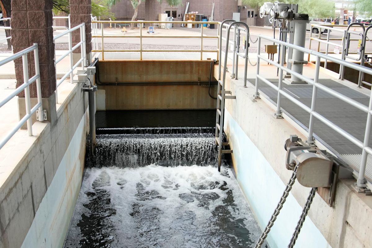Scottsdale abandons direct water reuse plans following political criticism over safety concerns.