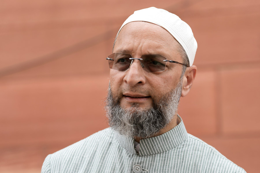 Owaisi Seeks UP Opposition Alliance Against BJP