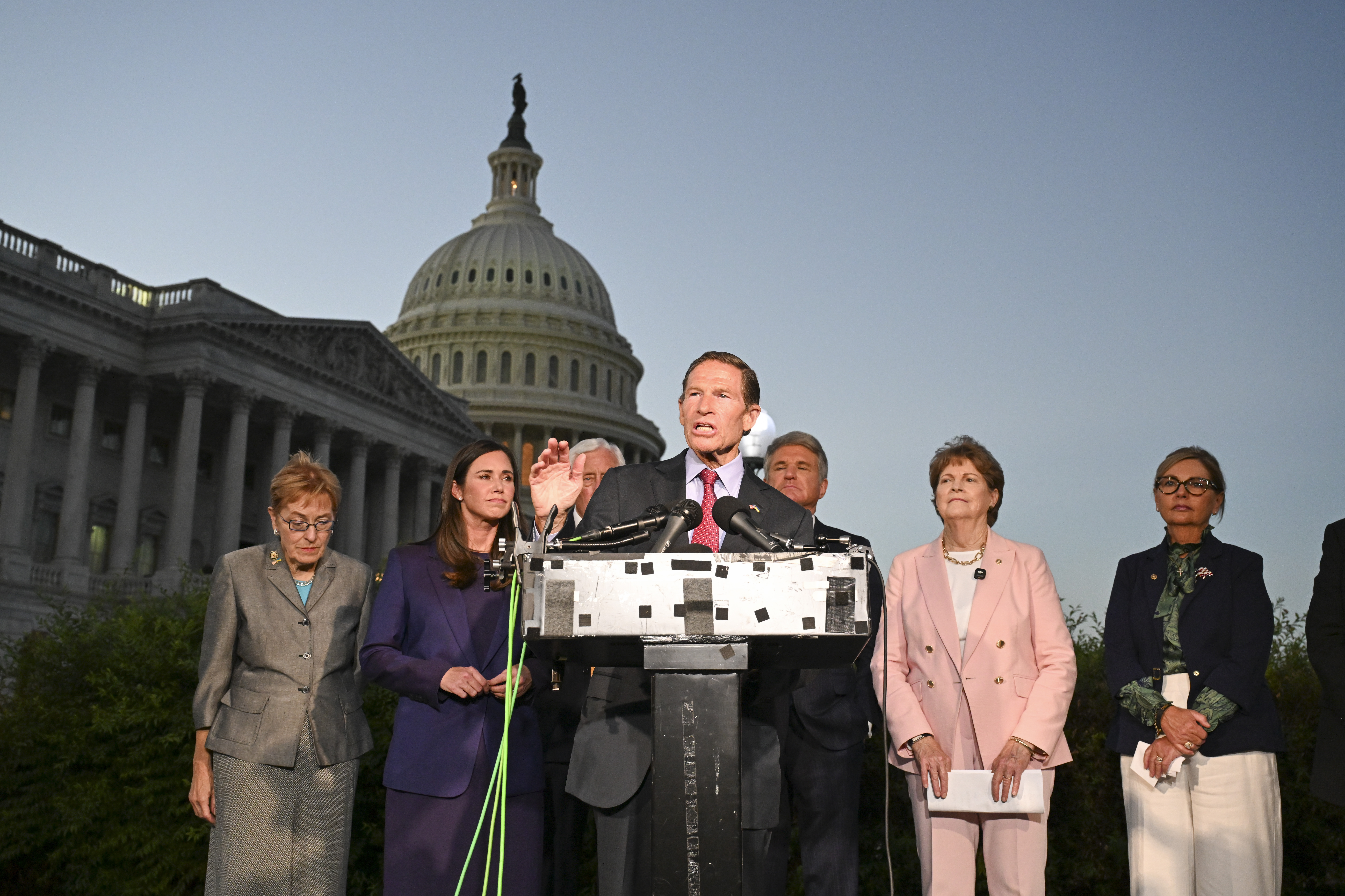 House Passes Russia Sanctions Bill After Ukraine Strikes