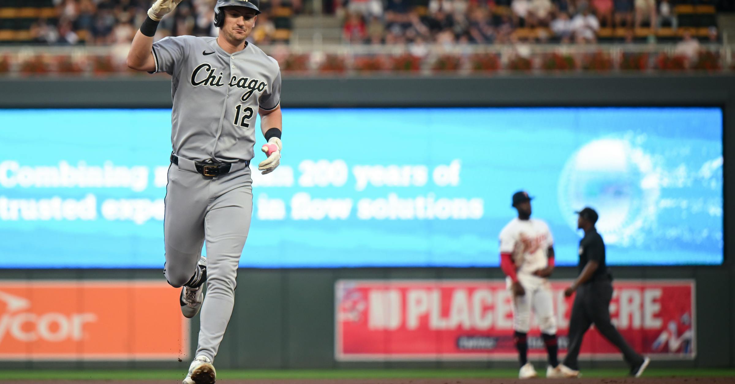 Twins Overcome Deficit to Beat White Sox 6-4 Behind Late Surge
