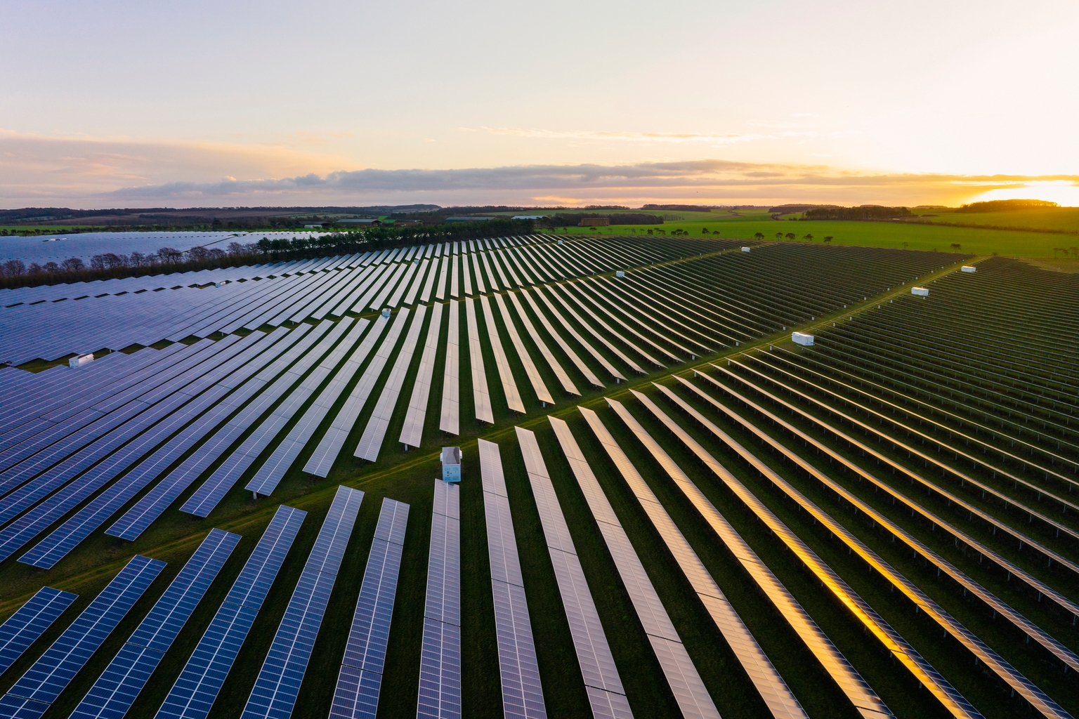 Verdant Solar emerges among top Malaysian momentum stocks amid rising clean energy investments.