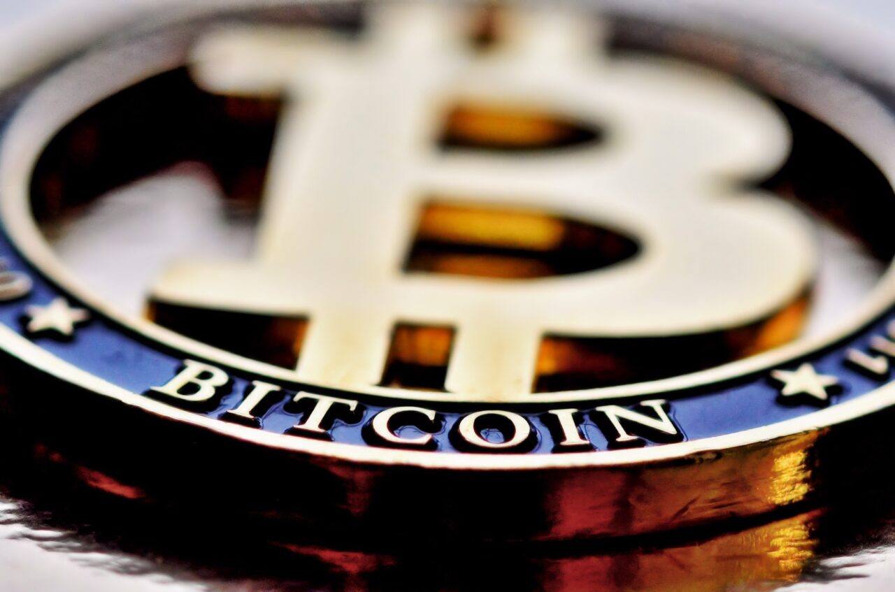 Bitcoin Tests Market Resilience Following $2.24 Billion Options Expiry and Tech Selloff