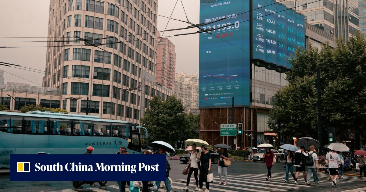 Chinese Stocks Fall to One-Year Low Amid New U.S. Chip Policy Concerns