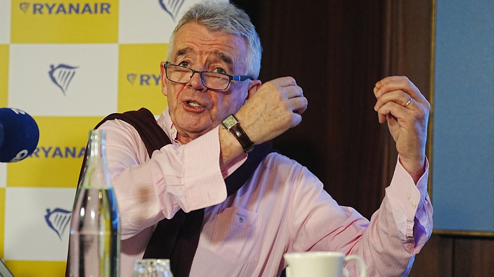 Ryanair CEO O’Leary Apologises for ‘Rapists’ Comment