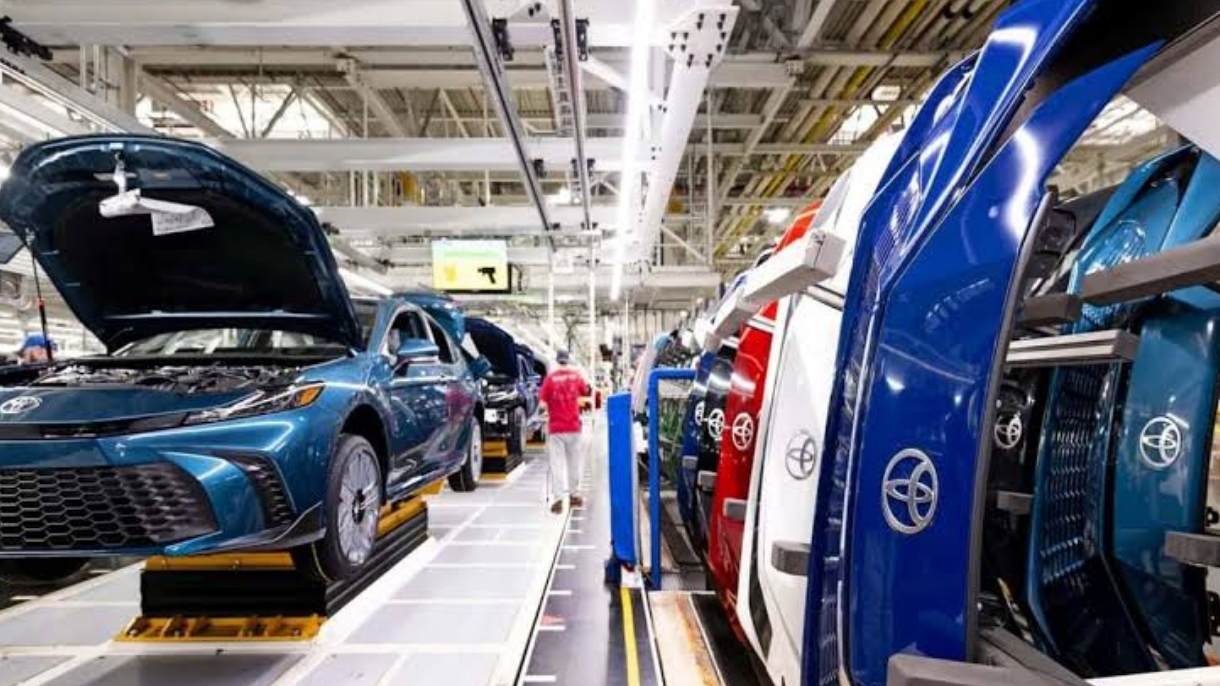 Toyota Plans $6.4B Annual Automation, 400,000 Robots