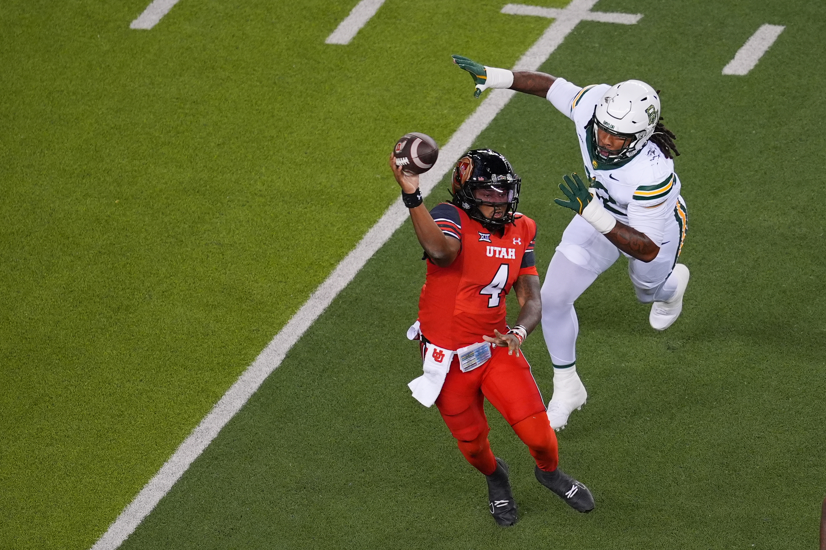 Devon Dampier Throws Three Touchdowns as No. 21 Utah Demolishes Idaho 66-14