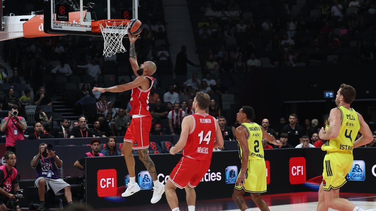 Olympiacos secures historic Supercopa final berth after stunning comeback against Fenerbahçe