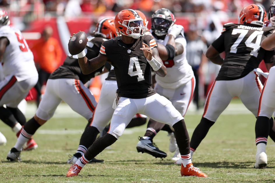 Deshaun Watson Leads Cleveland Browns to Comeback Victory Over Tampa Bay Buccaneers