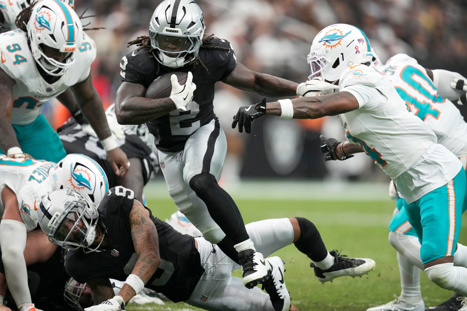 Las Vegas Raiders running back Ashton Jeanty stars in successful season debut