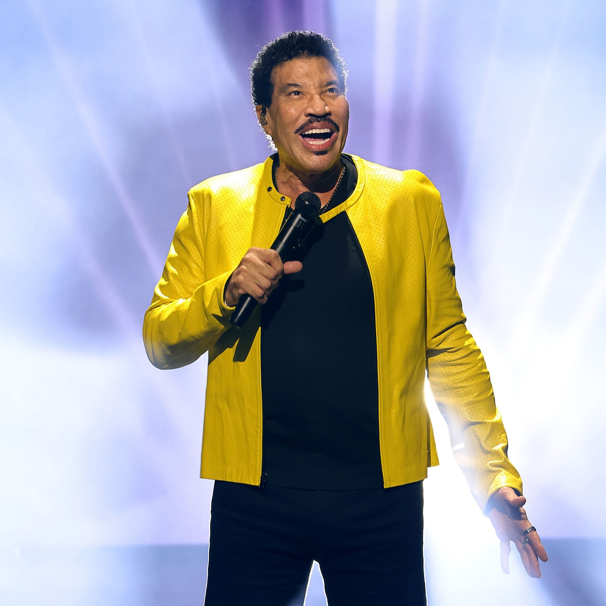 Lionel Richie hospitalized again for heart condition, forcing cancellation of three upcoming concerts.