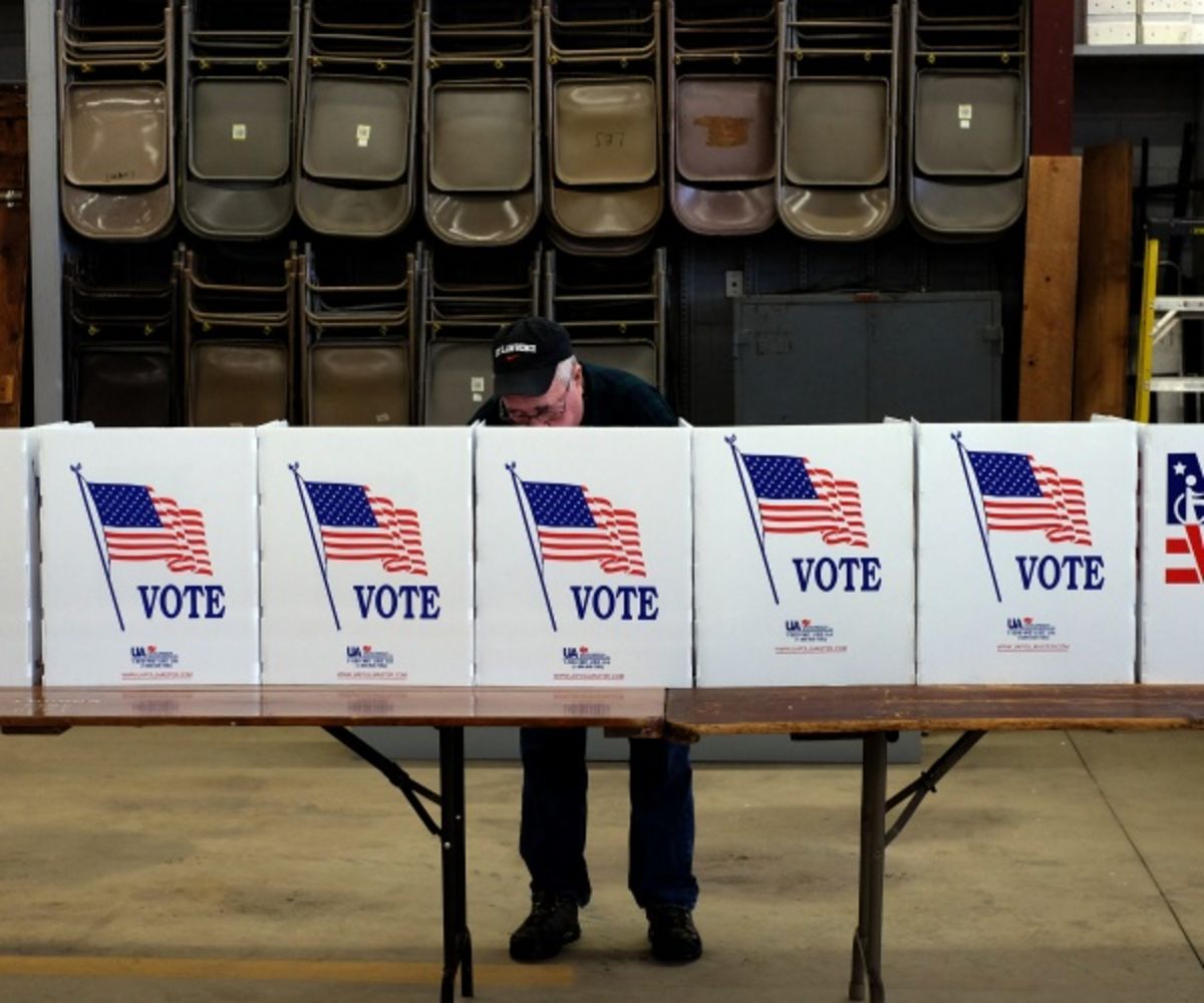 New U.S. Polls Show Democratic Momentum While British Projections Vary Widely