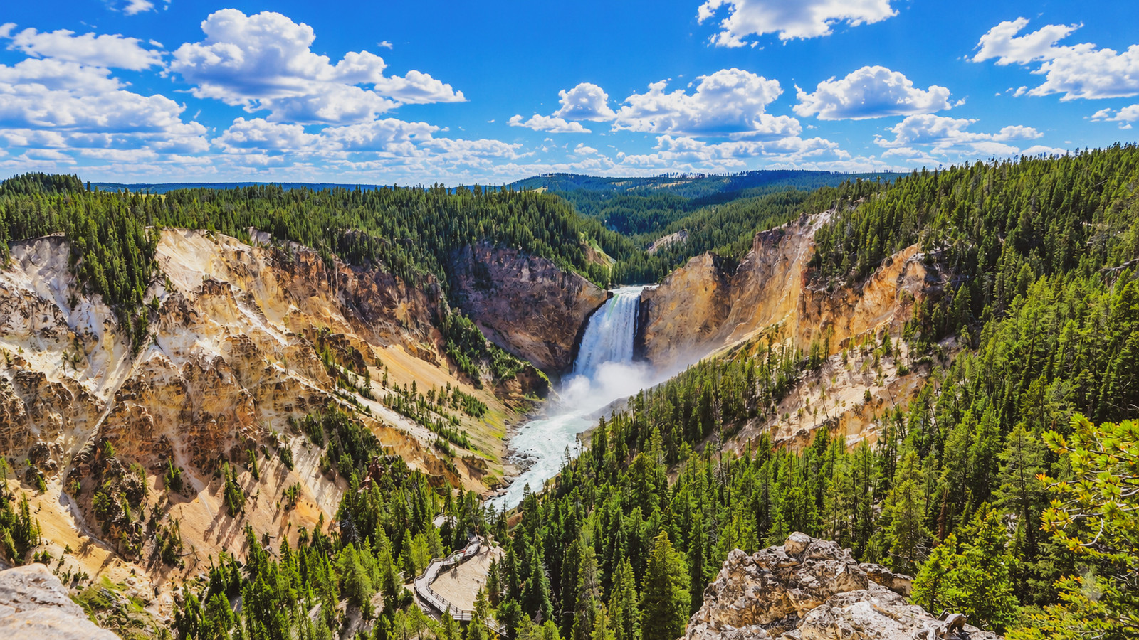 Discover Scenic Hiking Trails From Massachusetts to Colorado for Outdoor Enthusiasts