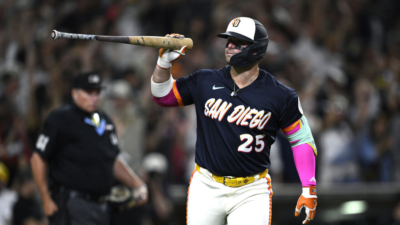 Padres Defeat Marlins 8-2 to Move Into Three-Way Wild-Card Tie