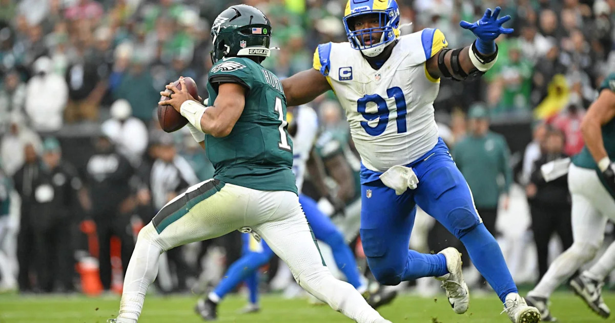 Injuries and Offensive Struggles Doom Eagles in 24-20 Loss to Rams