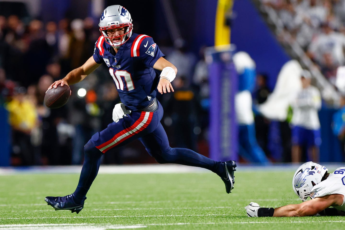 Buffalo Bills Face New England Patriots in Critical AFC East Divisional Matchup