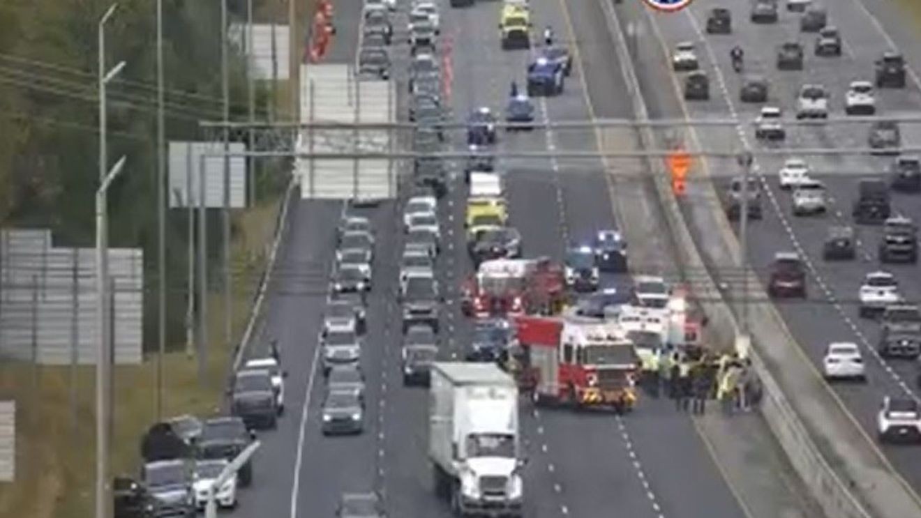 Weekend Highway Crashes Cause Major Traffic Disruptions Across Multiple States