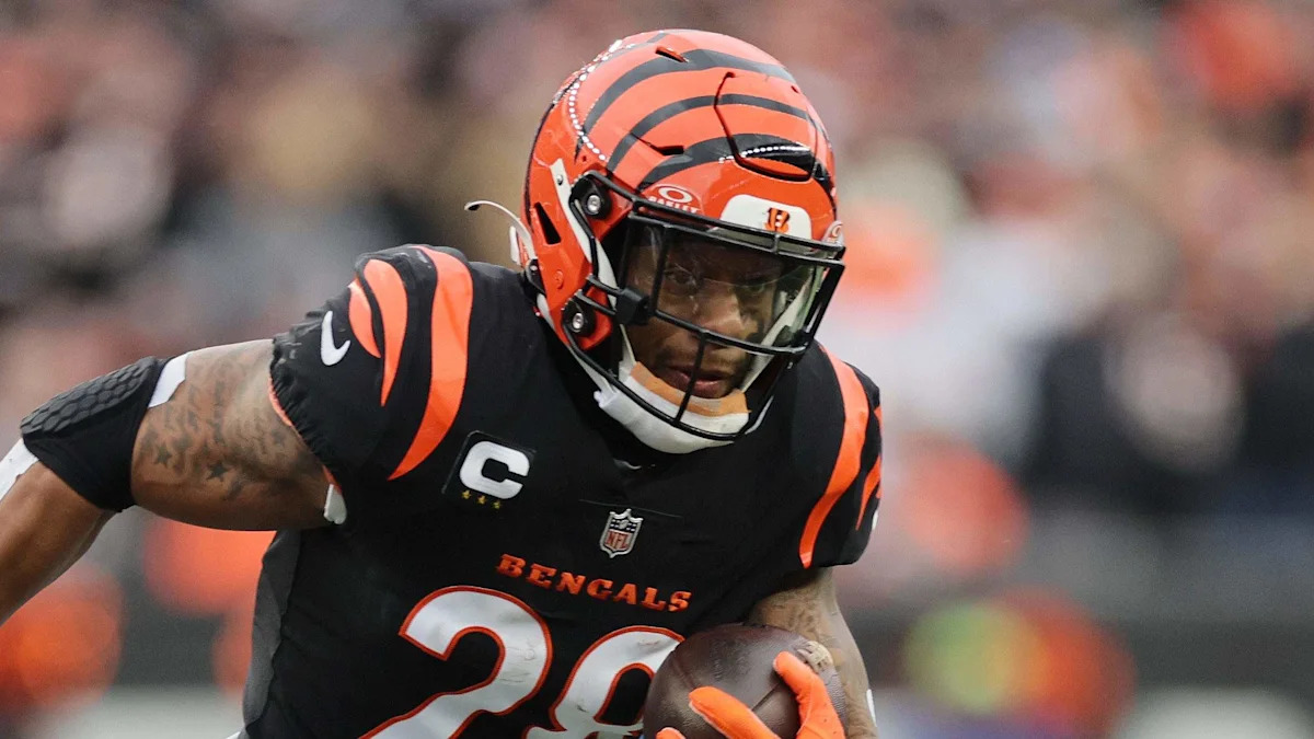 Seattle Seahawks Agree To Contract With Veteran Running Back Joe Mixon