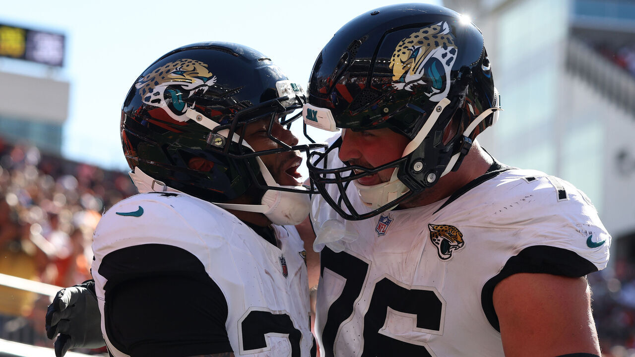 Trevor Lawrence leads Jaguars past Bengals in penalty-heavy game as Chase exits
