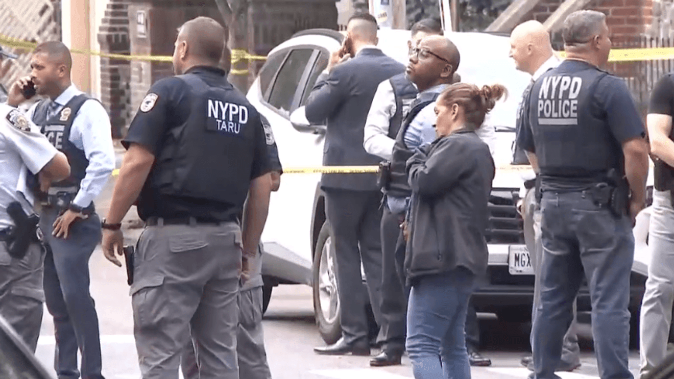 Off-duty NYPD detective stabbed multiple times during a Bronx robbery, expected to survive.