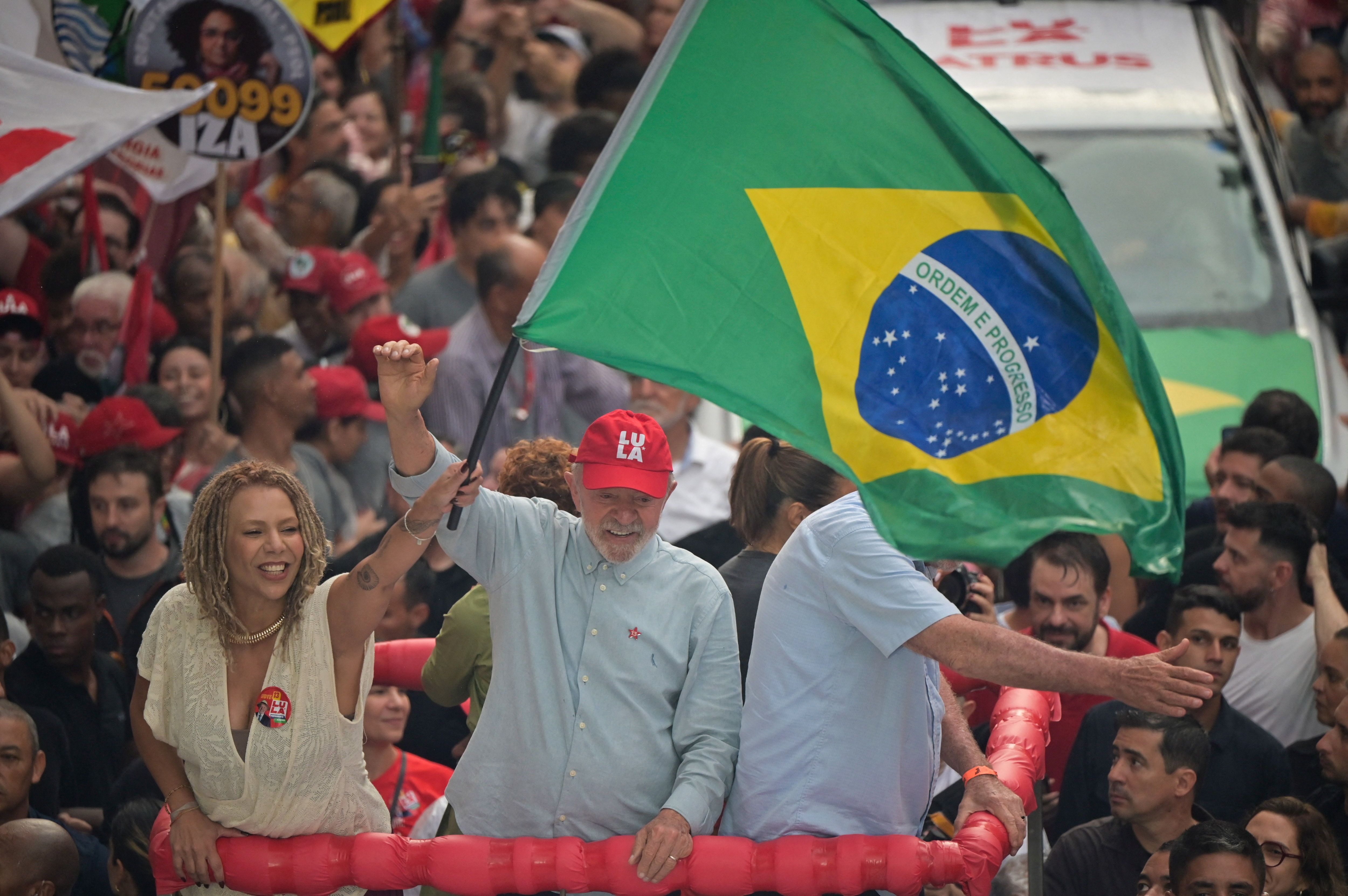 Flávio Bolsonaro withdraws from final television debate following network censorship restrictions