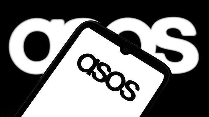 ASOS customers report receiving alarming app push notifications threatening a data leak.
