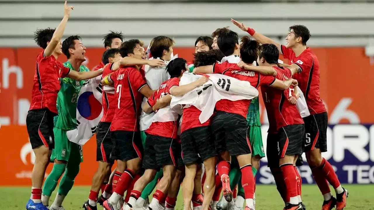 South Korea secures fourth consecutive gold medal amid ceremony flag mishap.