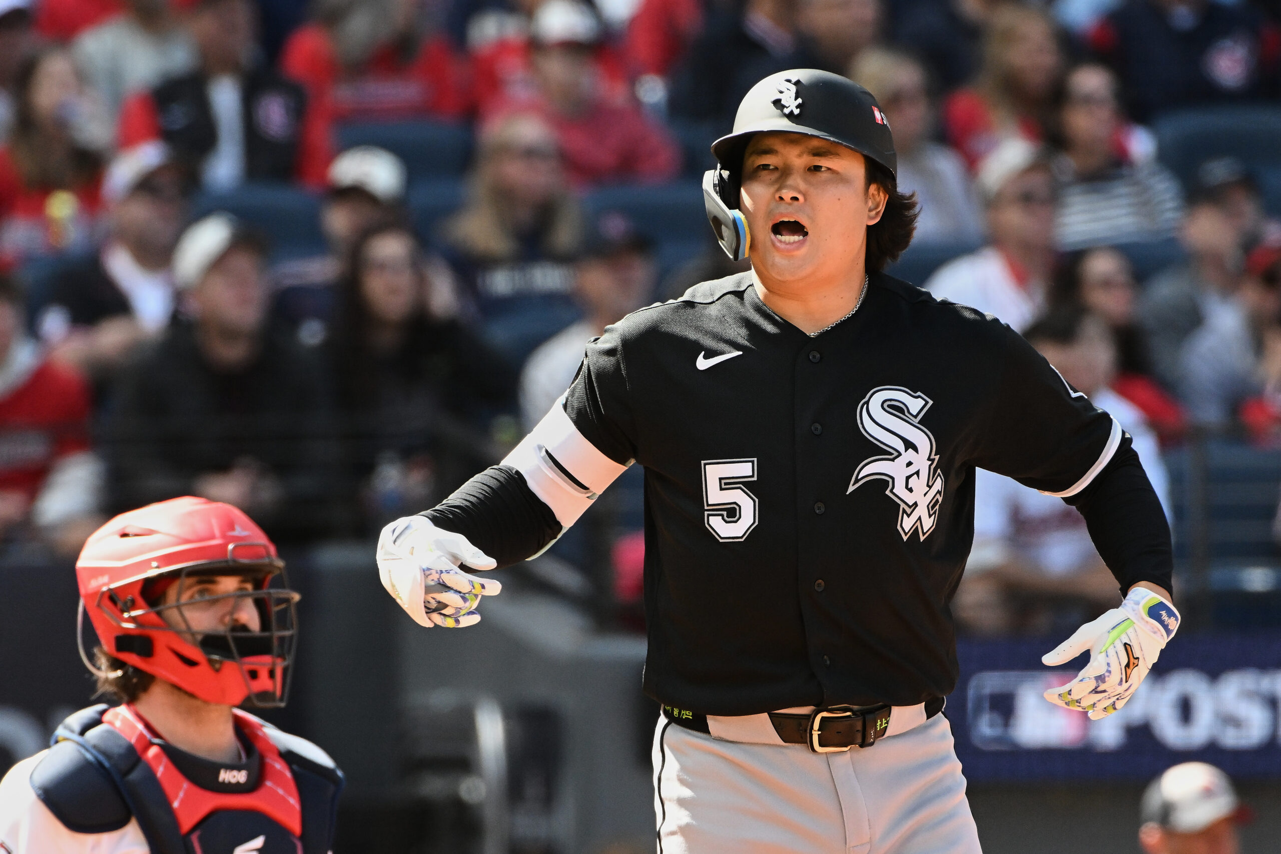 White Sox Shut Out Cleveland 3-0 to Take Early Series Lead