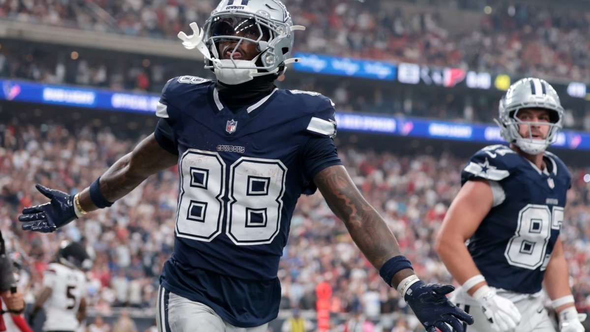 CeeDee Lamb sets career highs as the Dallas Cowboys defeat the Houston Texans