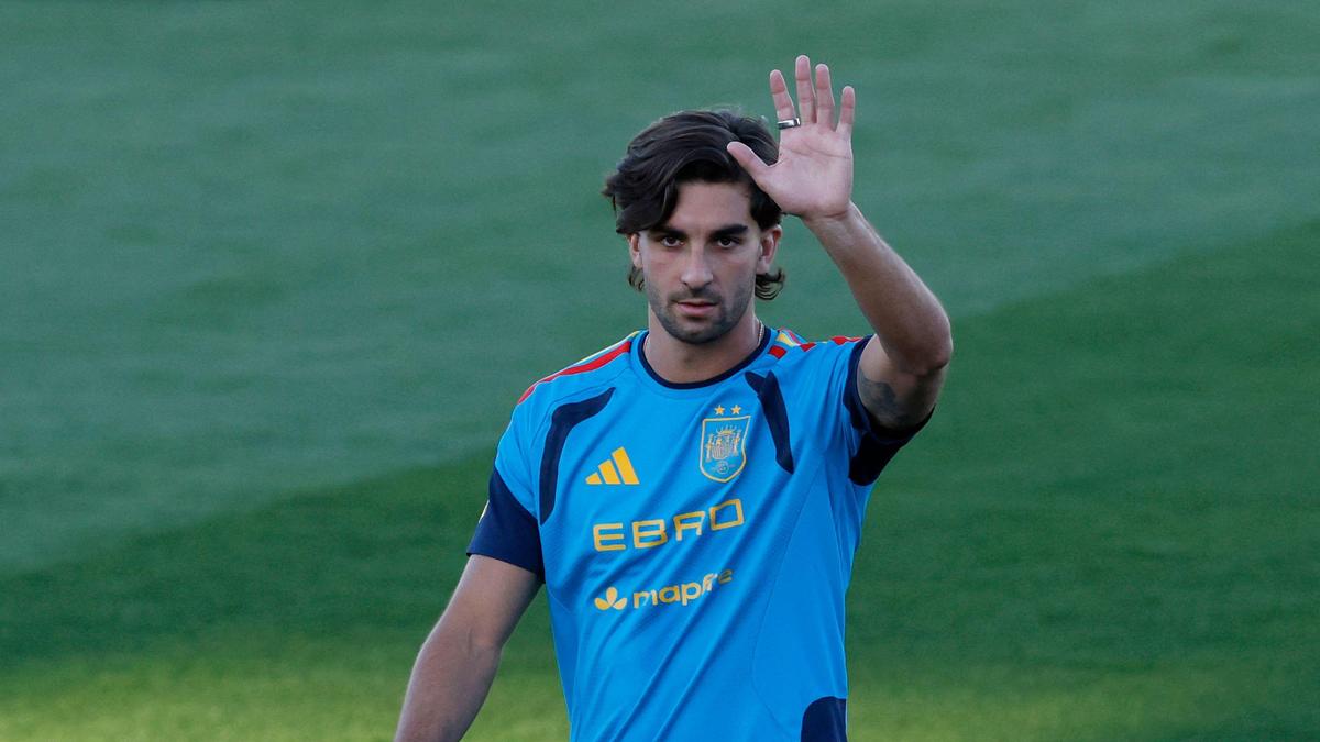 Ferran Torres withdraws from Spain squad due to ankle injury, replaced by Carlos Espí