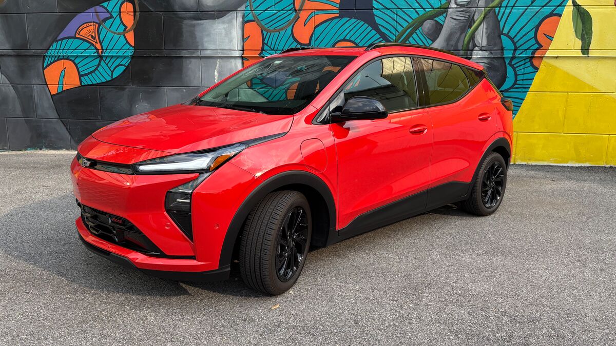 GM Slashes Chevy Bolt Production Targets Amid Falling Demand and Lowered Incentives