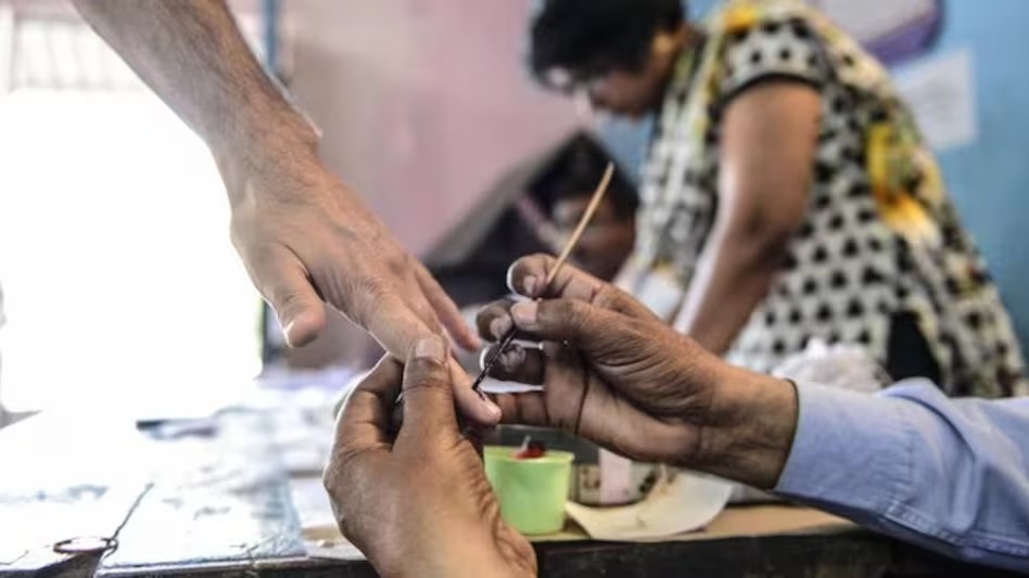 Polling is underway in Puducherry's Thattanchavady constituency as voters choose among 11 candidates.