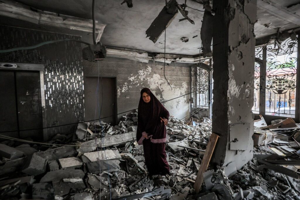 Israeli Airstrike in Gaza City Kills Five and Targets Senior Hamas Official